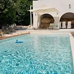 Luxury Beachfront With Pool & Private Parking *