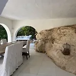 Luxury Beachfront With Pool & Private Parking Villa *