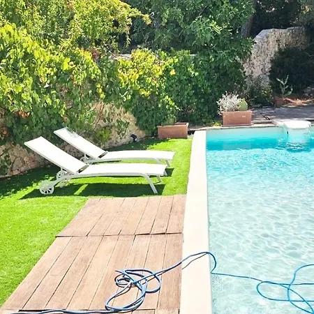 Luxury Beachfront With Pool & Private Parking * Остуни