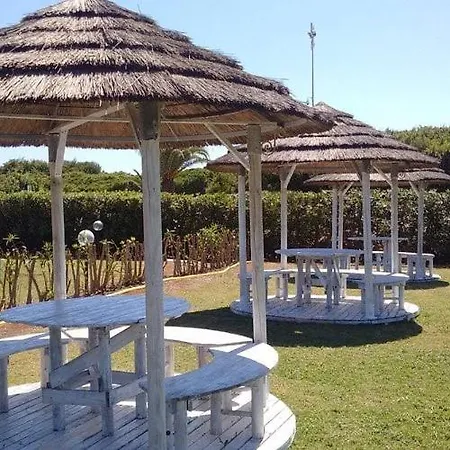 Luxury Beachfront With Pool & Private Parking Вилла *