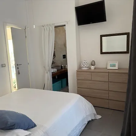 Вилла Luxury Beachfront With Pool & Private Parking Остуни