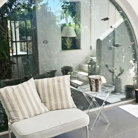 Luxury Beachfront With Pool & Private Parking 빌라