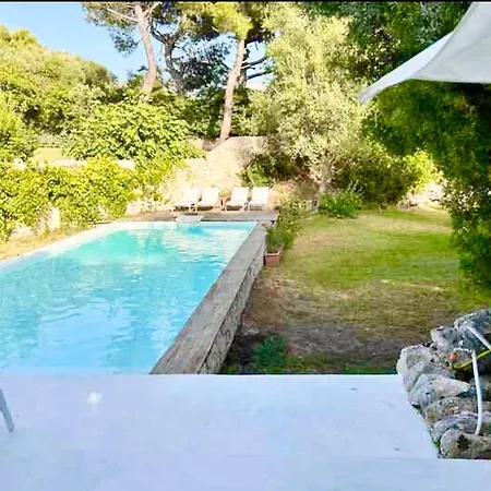 Luxury Beachfront With Pool & Private Parking 빌라 오스투니