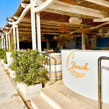 Luxury Beachfront With Pool & Private Parking 오스투니