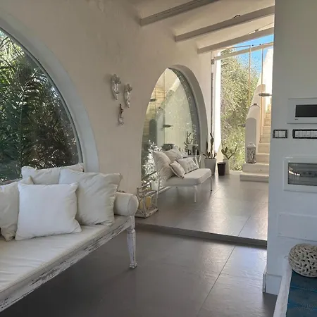 Luxury Beachfront With Pool & Private Parking *