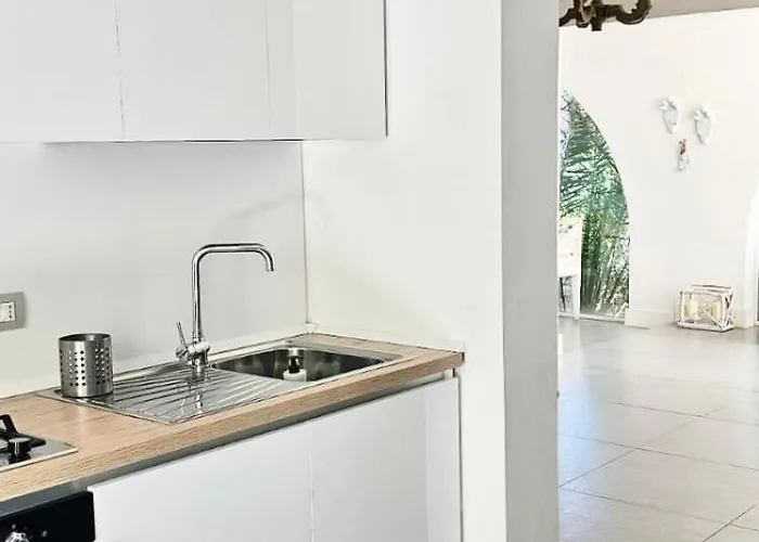 Luxury Beachfront With Pool & Private Parking וילה אוסטוני