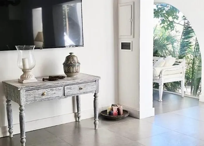 Vila Luxury Beachfront With Pool & Private Parking *