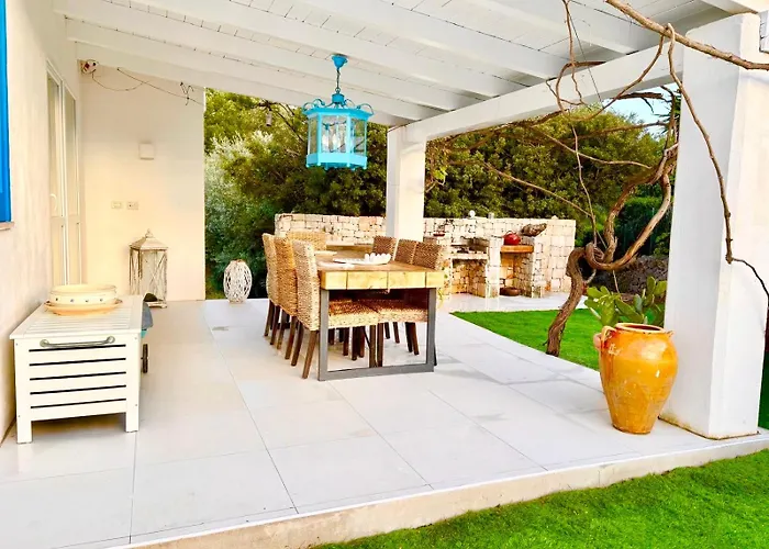 Luxury Beachfront With Pool & Private Parking וילה אוסטוני