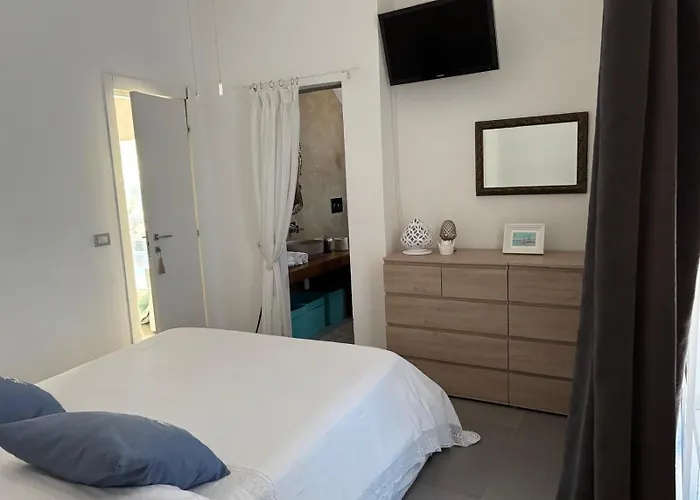 Вилла Luxury Beachfront With Pool & Private Parking Остуни