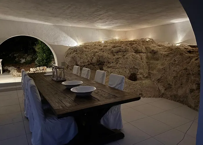 Luxury Beachfront With Pool & Private Parking